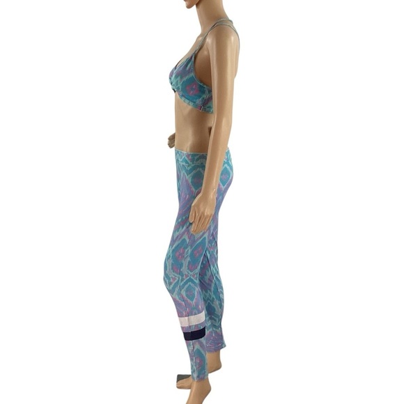 Chaser Blue Pink Ikat Print Crisscross Back Sports Bra and Leggings Set M - Picture 4 of 6